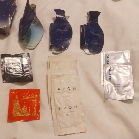 Avon Makeup Setting Collection - Blue, Gold, White - Picture 4 of 7